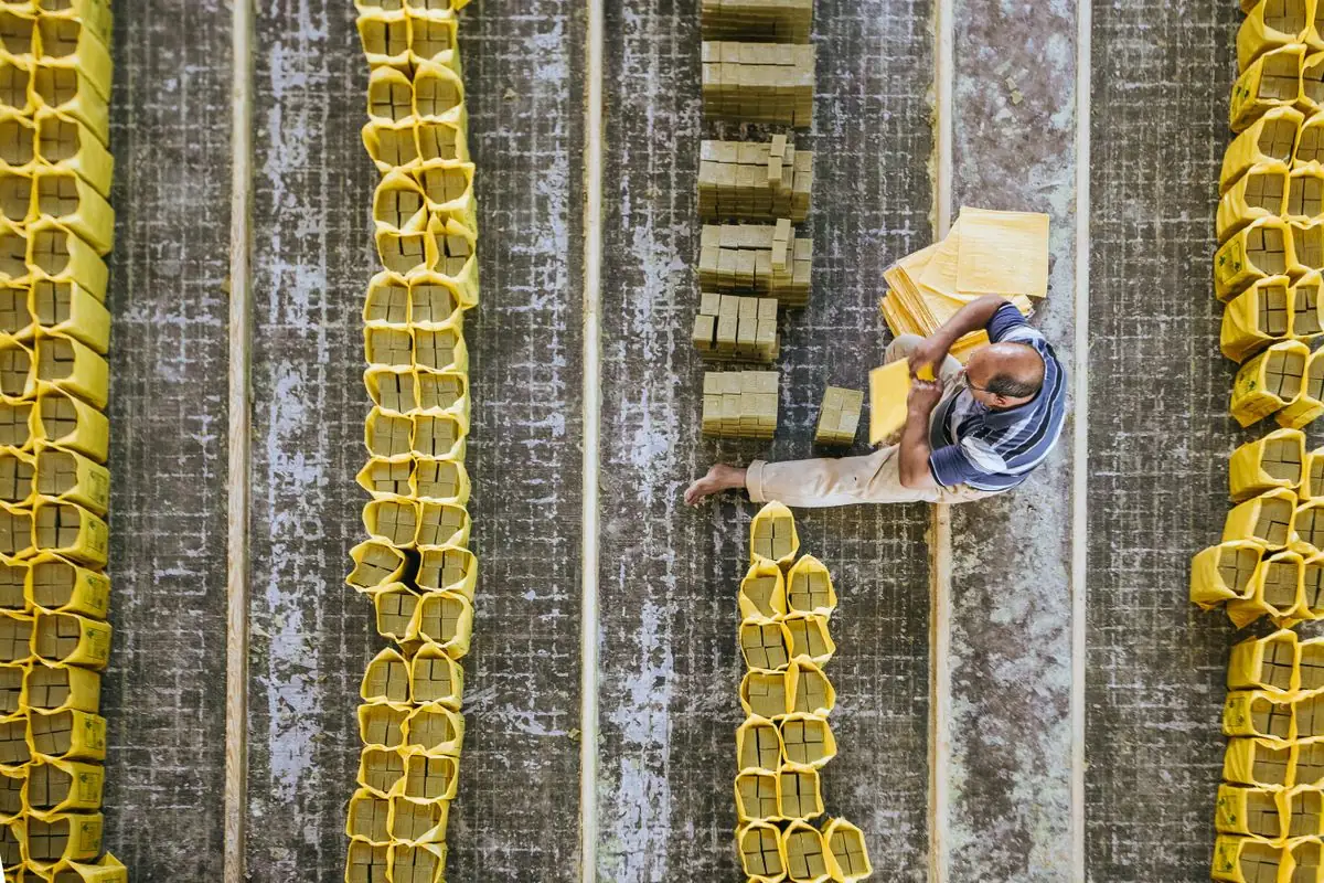 Línea de producción de una fábrica de envases